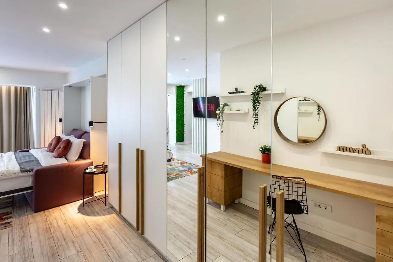 Ultracentral Studio: Explore The City In Style Bukarest 0*,
